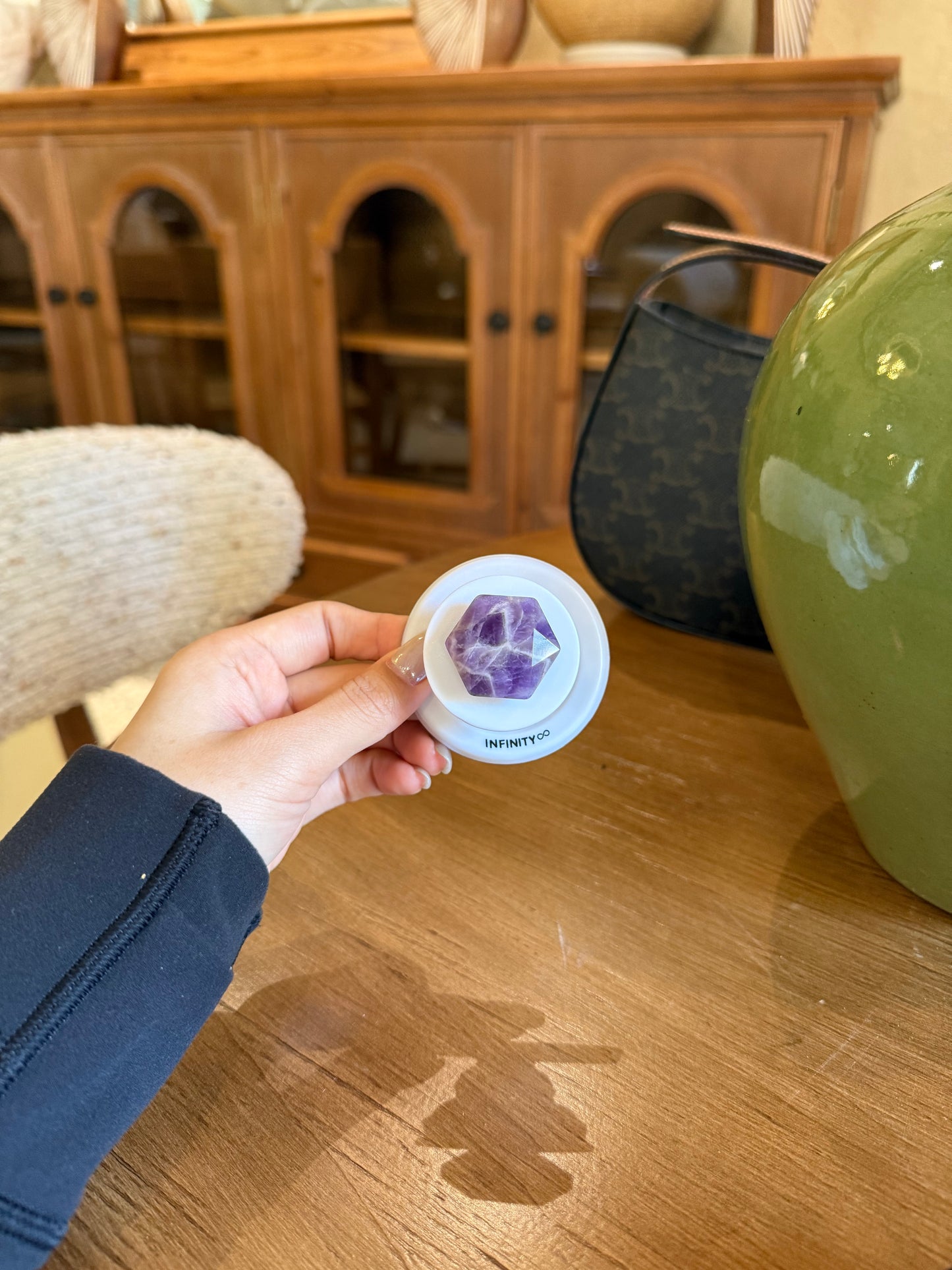 Amethyst hexagram magnetic phone stand without phone
