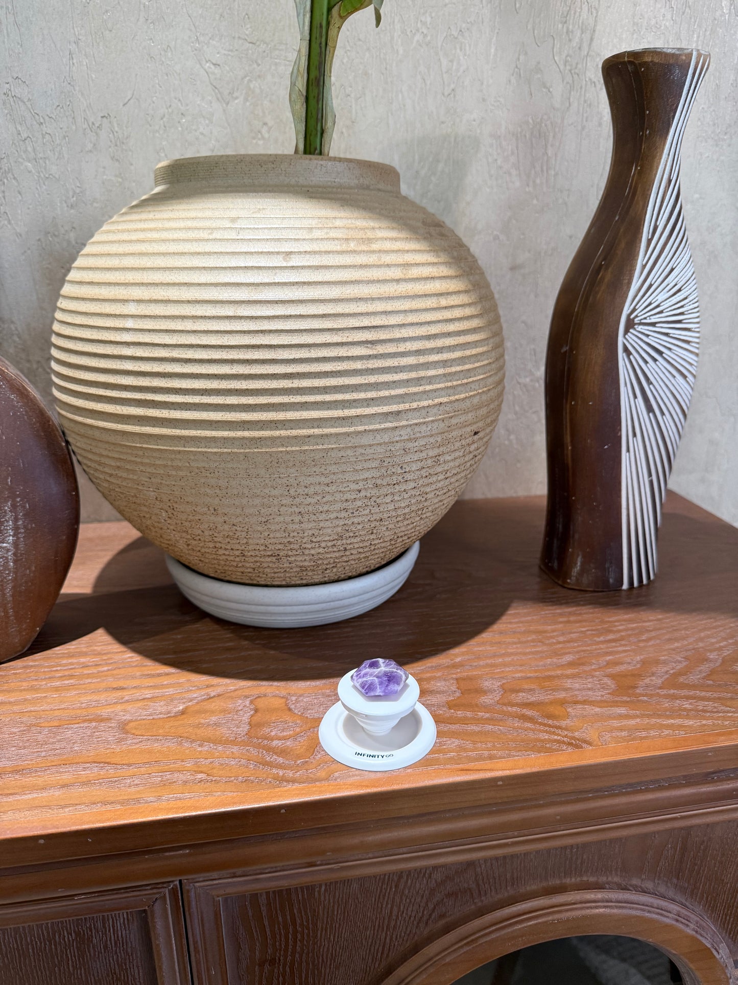 Amethyst hexagram magnetic phone stand for decoration