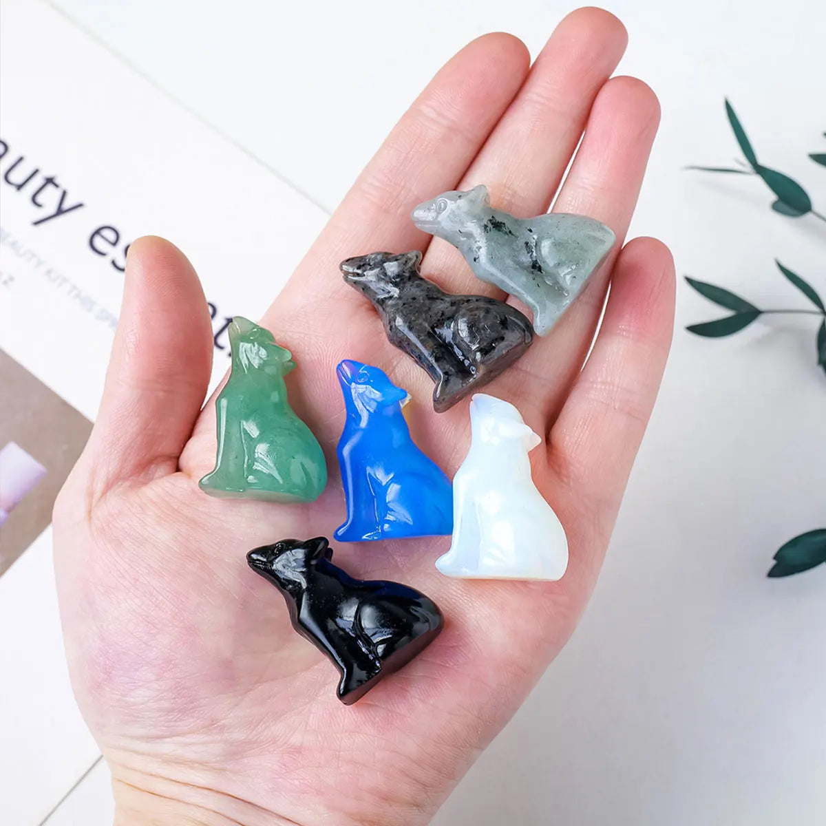 mini animal crystal carving wolf