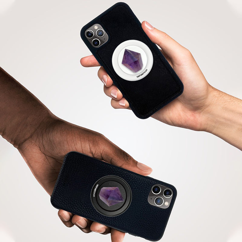 Minimalistic energy pillar grip on iPhone – purple stone for inner clarity